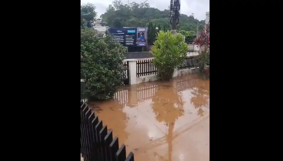 (VÍDEO) Novas imagens mostram alagamentos em vários bairros de Brusque