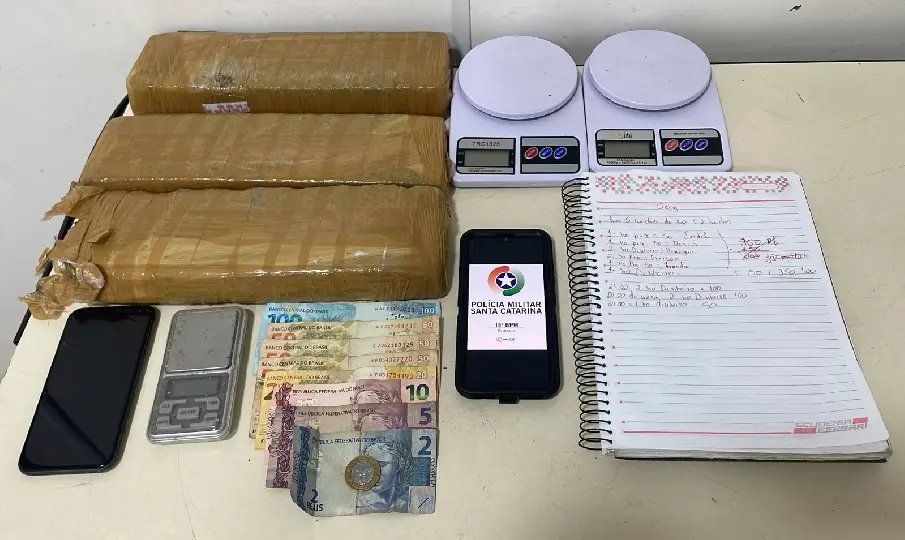 Suspeito de tráfico de drogas é detido na Ivo Silveira