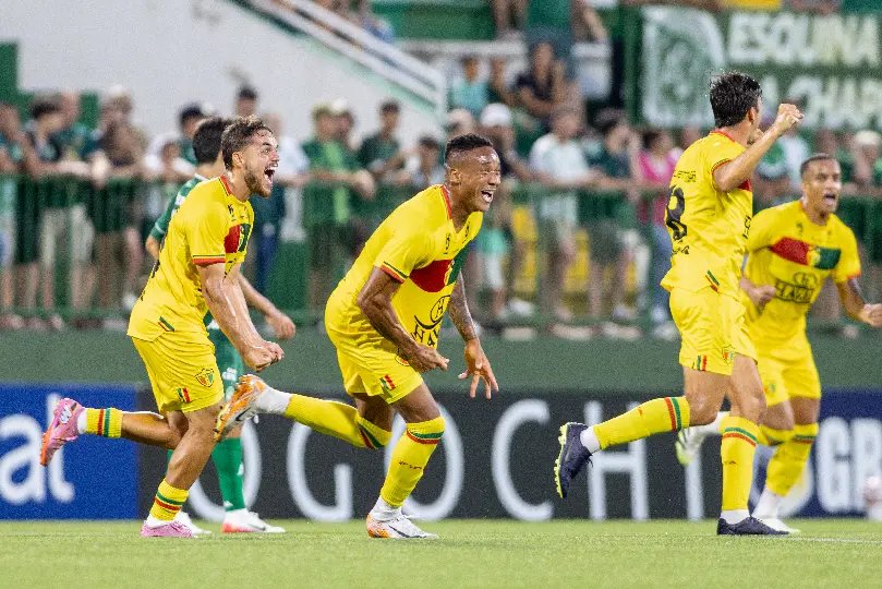Brusque estreia no Catarinense com empate fora de casa