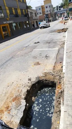 Prefeitura aproveita obra da Primeiro de Maio para modernizar tubulação de esgoto