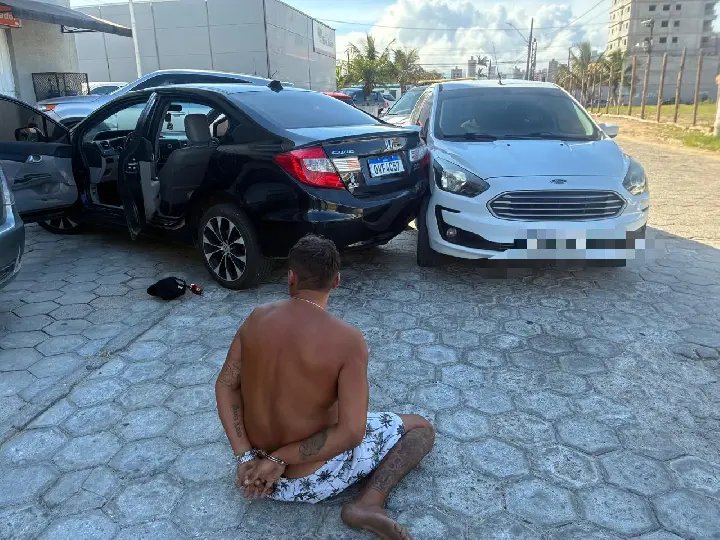 (VÍDEO) Trocas suspeitas em local movimentado acabam em confusão e prisão