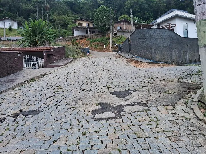 (VÍDEO) Moradores denunciam abandono e cobram soluções em rua do Nova Brasília