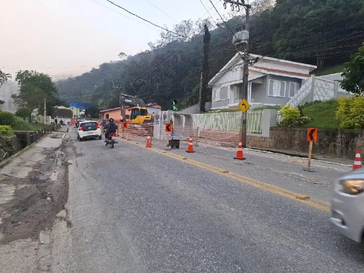 (VÍDEO) Avenida Primeiro de Maio vai ser reaberta exclusivamente para o comércio 