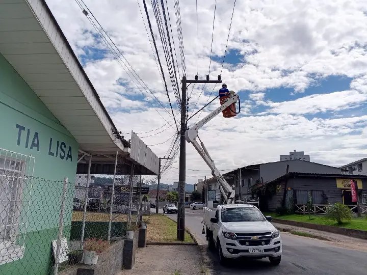 Instalação de lâmpadas de LED chega às ruas do bairro São Pedro