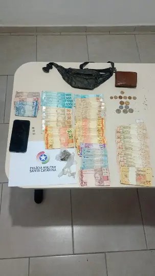 Homem é preso com maconha, cocaína e dinheiro durante abordagem
