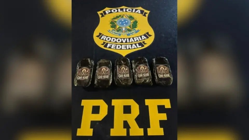 Suspeitos são detidos após arremessar “supermaconha” pela janela do carro