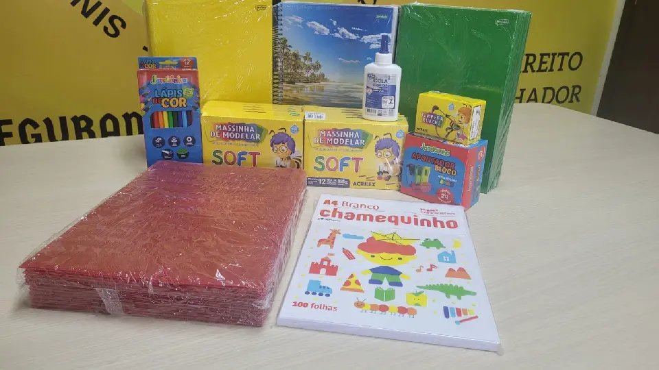 Sintricomb inicia entrega de material escolar nesta quinta-feira 