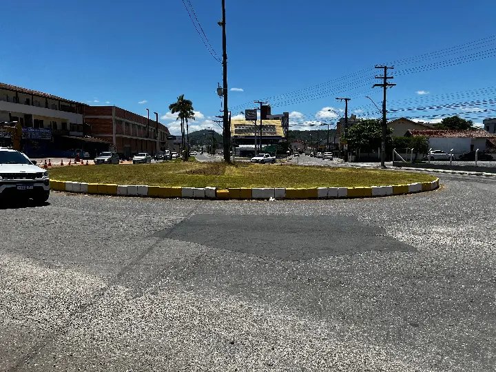 Obra de drenagem altera trânsito na rotatória do Steffen a partir desta quinta