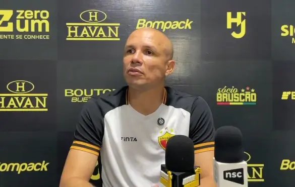 (VÍDEO) Higo Magalhães aponta desgaste e perda de intensidade após empate do Bruscão