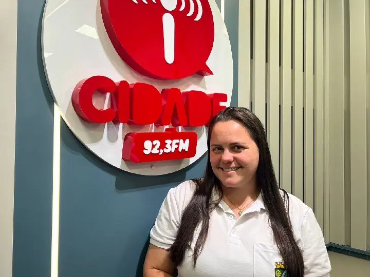 (VÍDEO) Diretora detalha avanço da pavimentação comunitária e aponta desafios