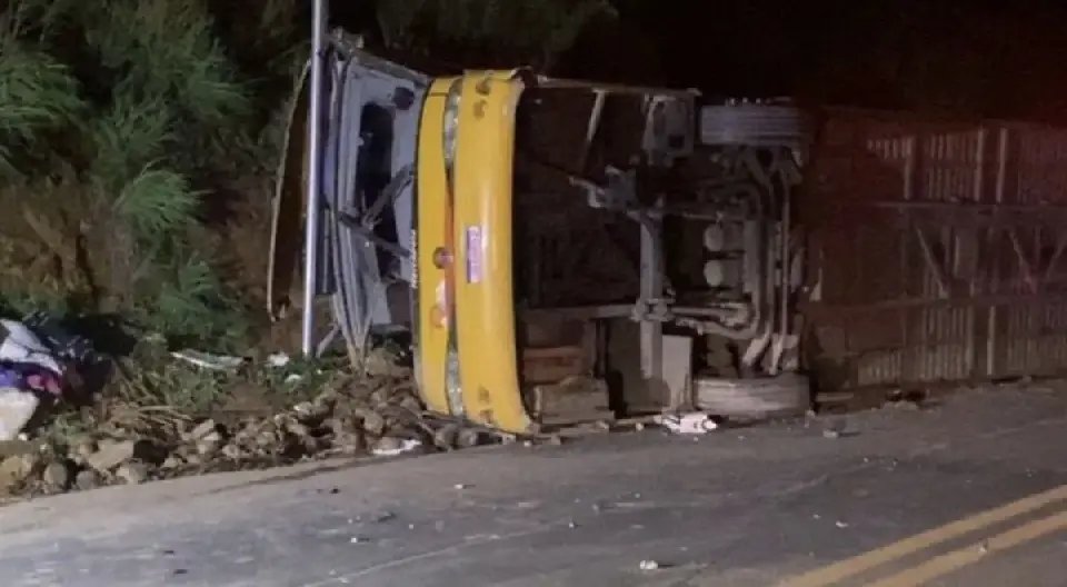 Ônibus de acidente com mortes em MG fazia transporte clandestino a SC, diz ANTT