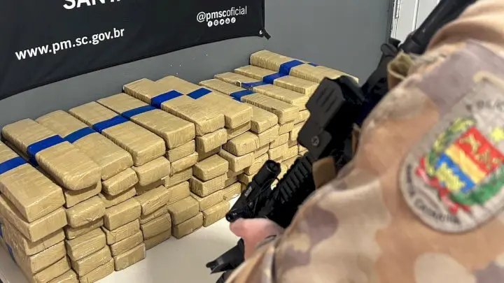 PM apreende mais de 70kg de maconha e prende homem por tráfico