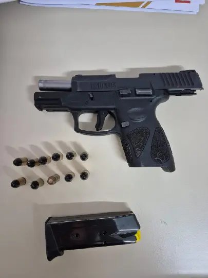 Ostentação nas redes sociais termina com prisão por arma de uso restrito