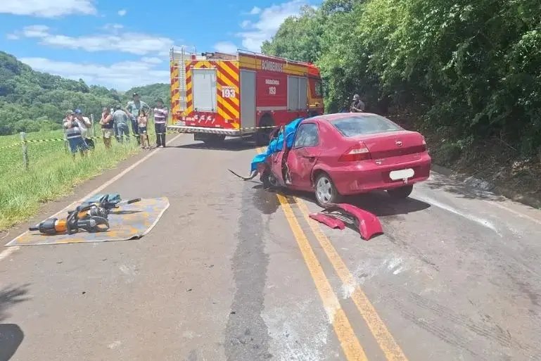 Acidente na SC-480 deixa um morto e quatro feridos 