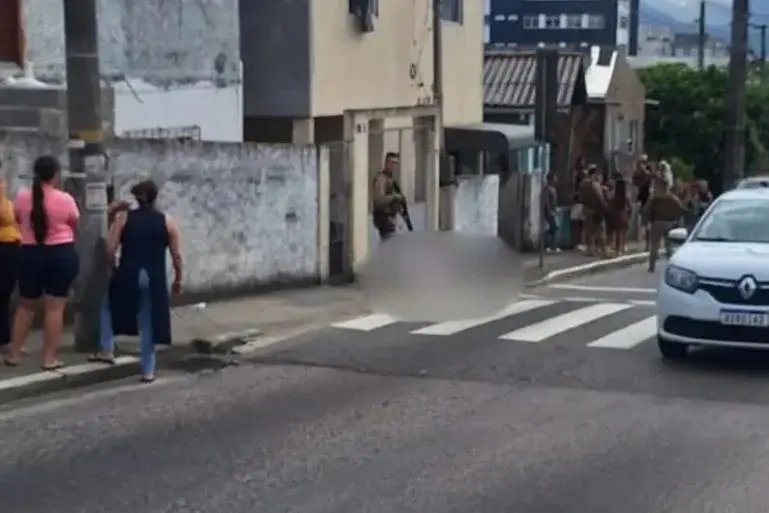 Discussão entre vizinhos acaba em morte e suspeito preso 