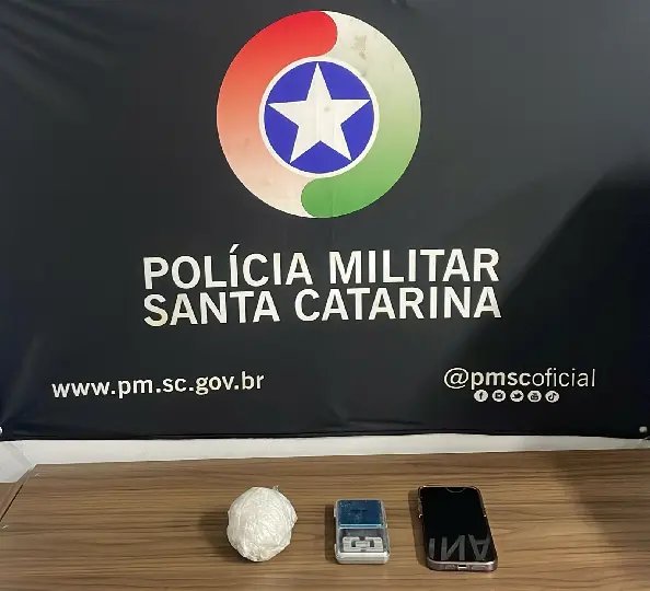 Comércio é usado para guardar drogas e homem acaba preso