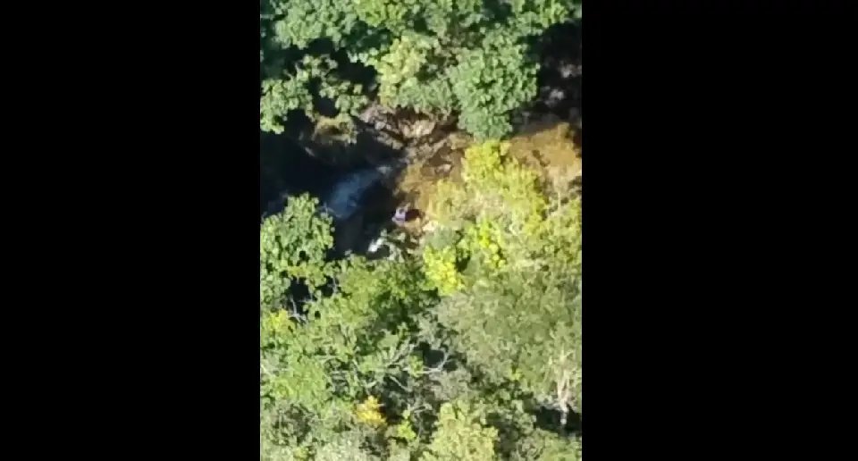 Vídeo mostra momento em que Arcanjo encontra homem perdido na mata