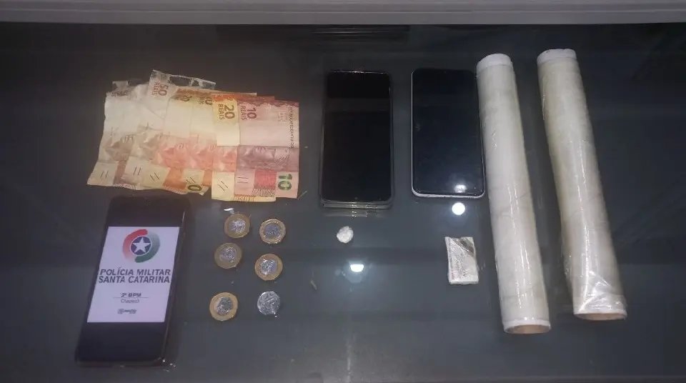 PM encontra adolescentes com droga e crianças desacompanhadas