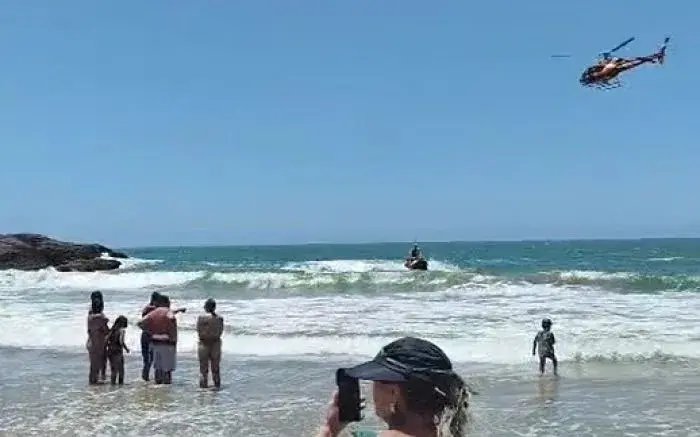 Após afogamento, corpo de jovem é localizado na praia de Cabeçudas