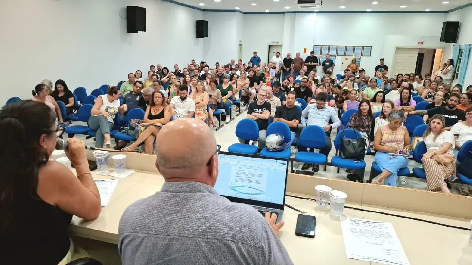 Servidores debatem pauta e iniciam negociação em Brusque