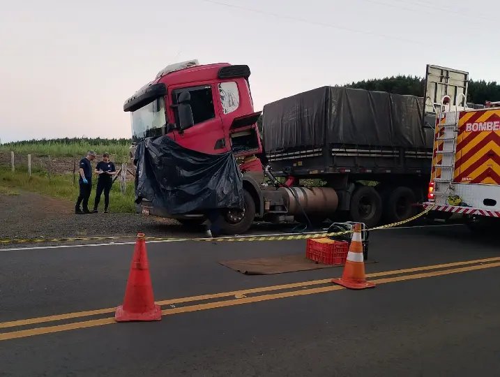 Motorista morre esmagado por cabine de caminhão enquanto fazia manutenção