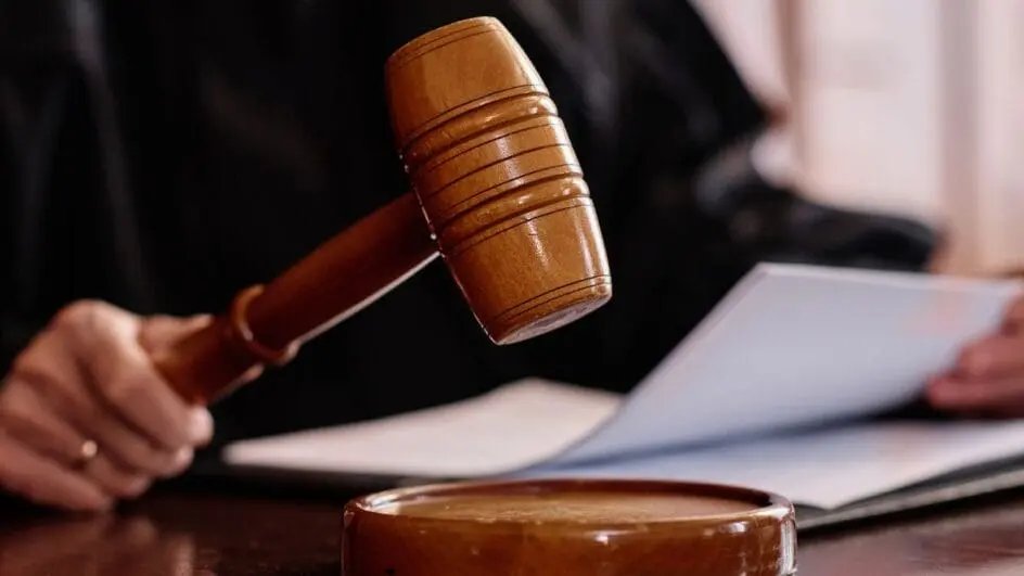 Homem que matou irmão por engano e rival durante briga é condenado