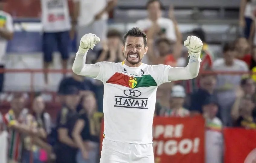 (VÍDEO) Ídolo da torcida, Matheus Nogueira atinge 150 jogos pelo Brusque