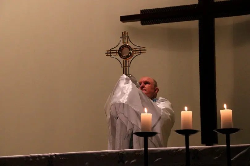 Comunidade Nossa Senhora de Lourdes celebra sua padroeira