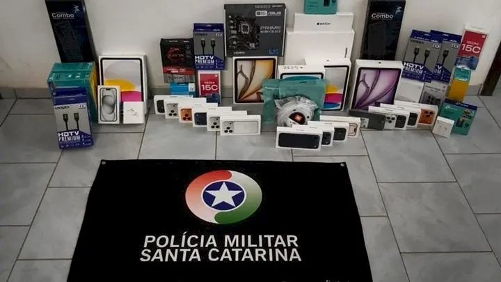 PM apreende eletrônicos sem nota durante barreira na madrugada