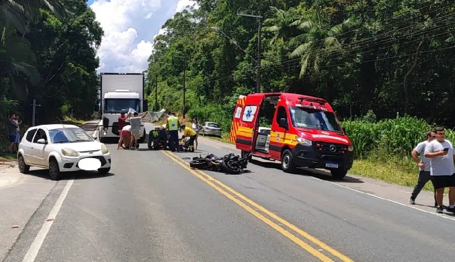Bombeiros atualizam informações sobre acidente na Ivo Silveira