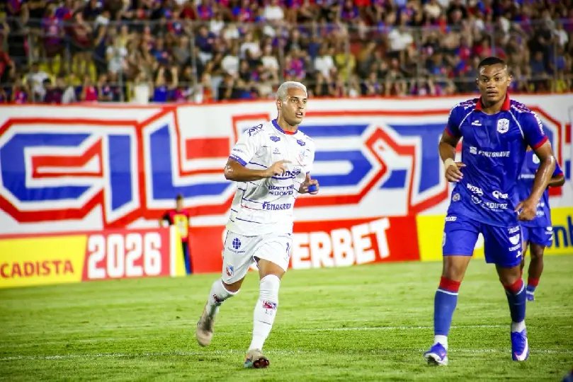Renaux arranca empate no apagar das luzes contra o Marcílio Dias