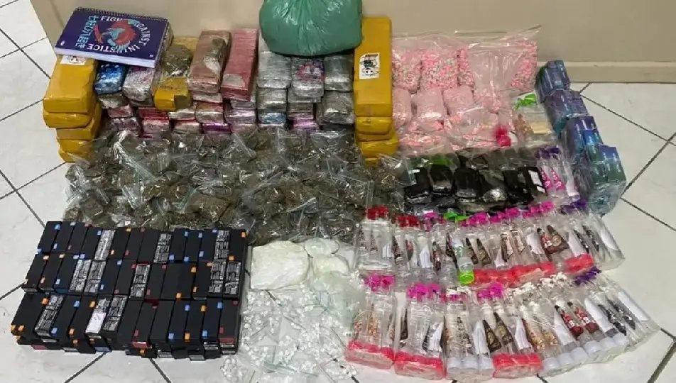 Policia apreende quase 50 kg de maconha e drogas sintéticas