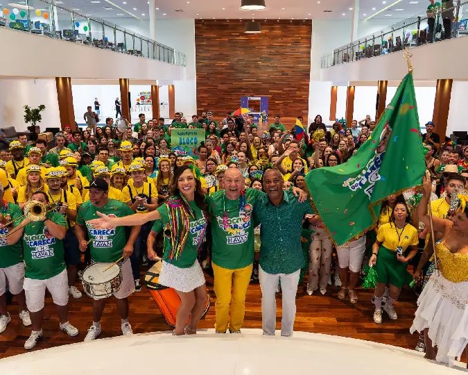 Luciano Hang comanda Carnaval entre os colaboradores