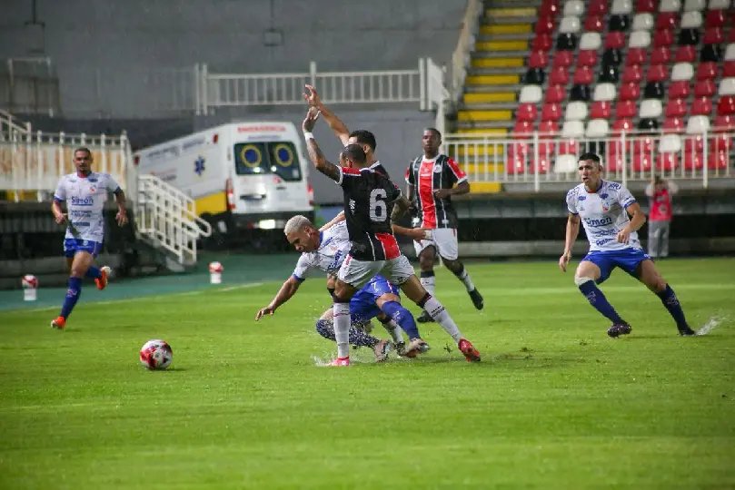 Carlos Renaux é derrotado pelo Joinville fora de casa