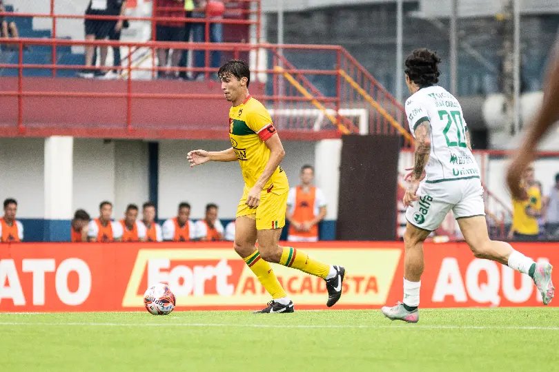 Brusque vence a Chapecoense no jogo de ida da semifinal