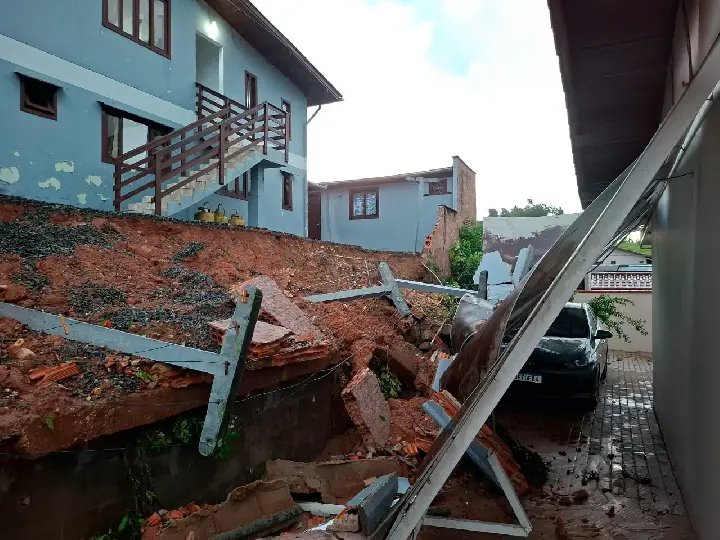 (ÁUDIO) Brusque registrou 62 milímetros de chuva em menos de uma hora, segundo Defesa Civil