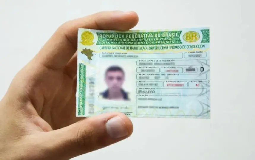 CNH 2026 pode ser cassada por dívida e exame toxicológico vencido
