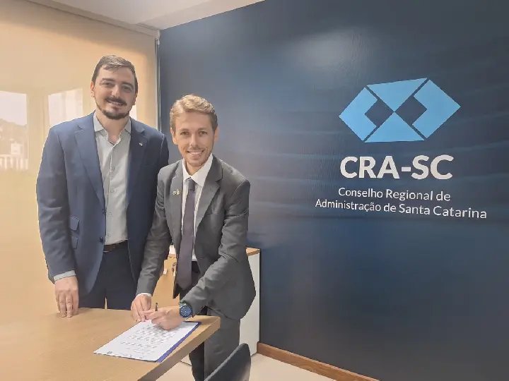 Secretaria de Fazenda de Brusque realiza visita institucional ao CRA-SC