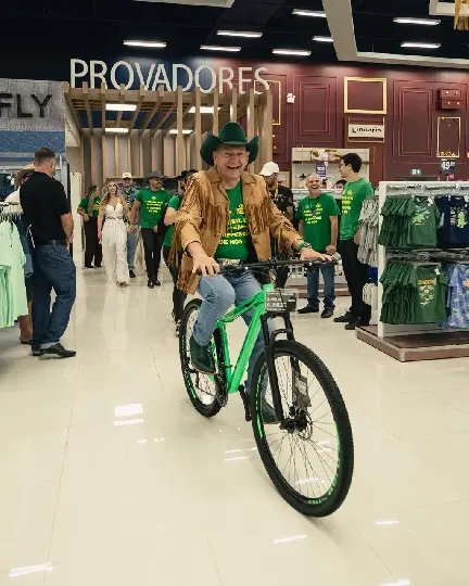 Havan inaugura terceira megaloja em Maringá e reúne milhares de pessoas em grande festa